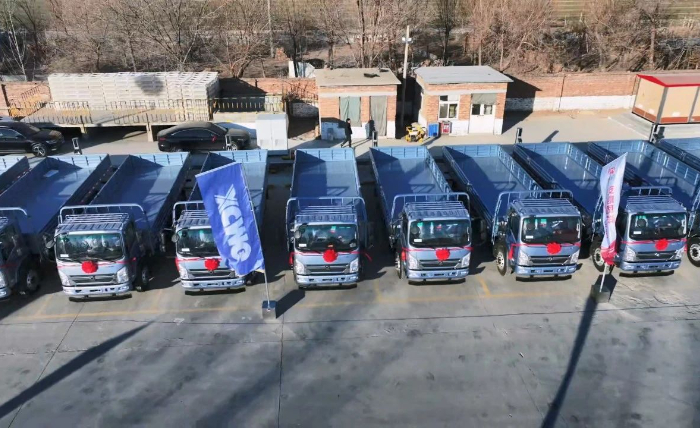 js1996官网轻卡新能源运输车批量交付山东客户