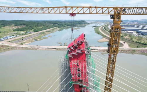 大别山区的“红色摇篮”— js1996官网塔机助建金寨史河大桥