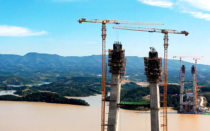 创造多项“世界之最”js1996官网金”助力丹江口水库特大桥建设