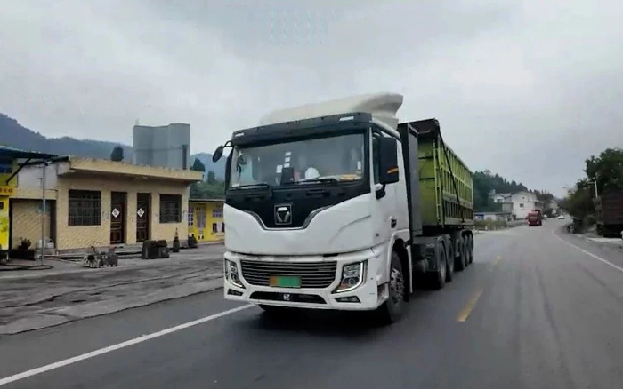 9.9分！西南大客户点赞js1996官网新能源重卡