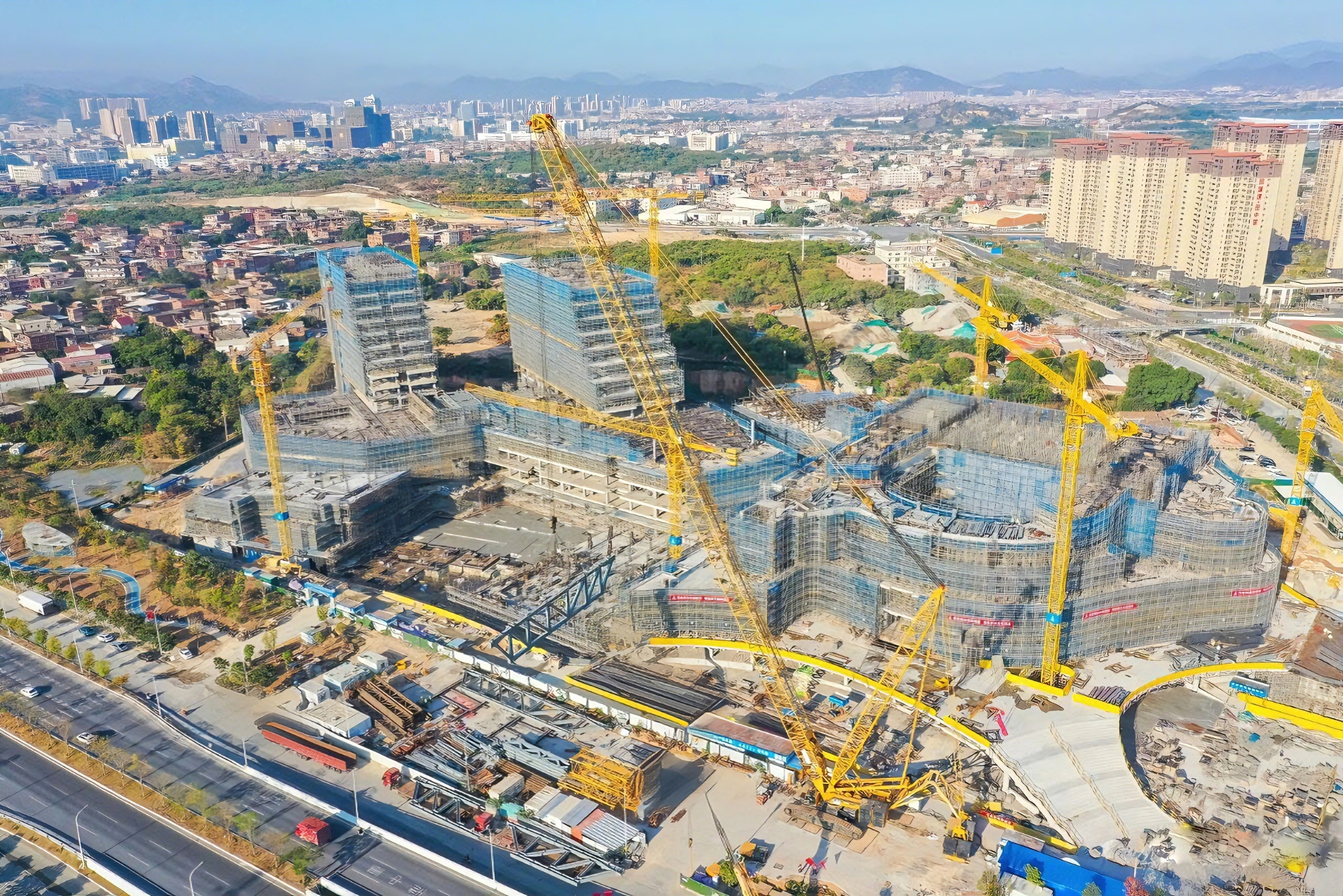 没人敢接的 “烫手山芋”！三重考验下，这台千吨级的表现太顶了